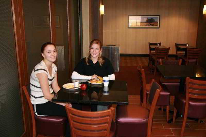 แฮมป์ตัน อินน์ แอนด์ สวีท มาร์แชลล์ทาวน์ Marshalltown ร้านอาหาร รูปภาพ